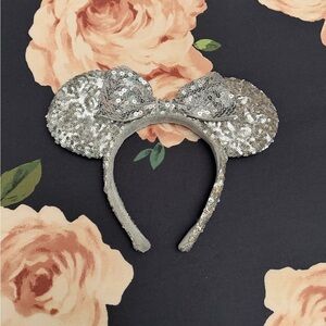 Disney Parks Minnie Mouse Ears Headband Silver Sequins with Bow